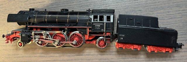 Dampflokomotive BR 23 014 mit Tender