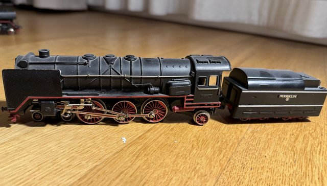 Schnellzug-Dampflokomotive HR800 mit Tender
