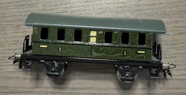 Zweiachsiger Personenwagen 3. Klasse, grün