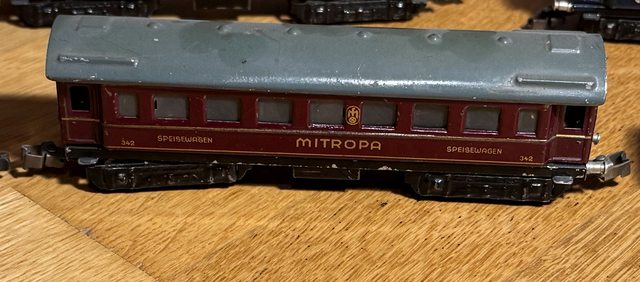 MITROPA-Speisewagen, bordeaux