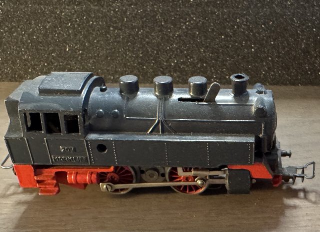 Uhrwerk-Tenderlokomotive T790, grau
