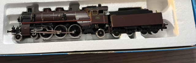 Dampflokomotive SNCB 5920 mit Tender, braun