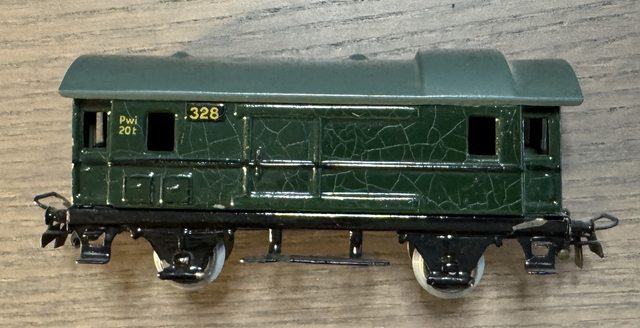 Zweiachsiger Gepäckwagen Pwi 20 t, grün