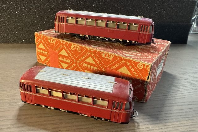Schienenbusgarnitur DB800 mit einem Beiwagen