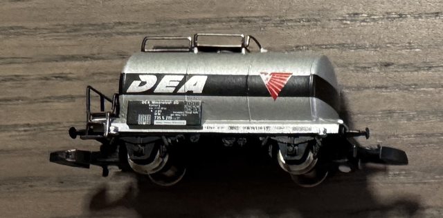 Kesselwagen DEA, silber