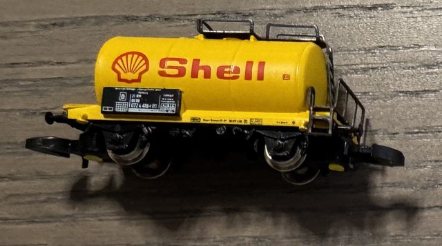 Kesselwagen Shell, gelb, zweiachsig