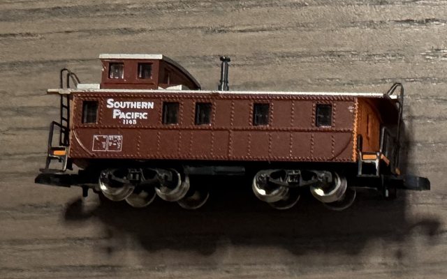 Southern Pacific Caboose, braun