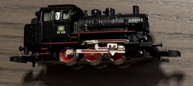 Tenderlok BR 89 006 der DB, schwarz/rot